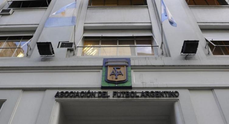 LOS CLUBES DEBERÁN PRESENTAR UN LIBRE DEUDA CON SUS JUGADORES