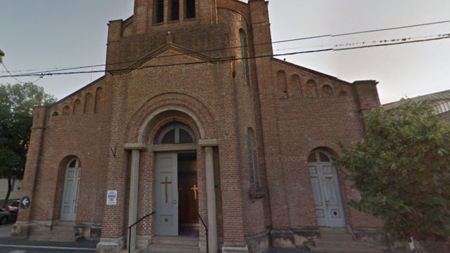 Robaron una parroquia mientras se celebraba una misa