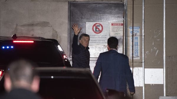 Mauricio Macri será operado otra vez de su rodilla derecha