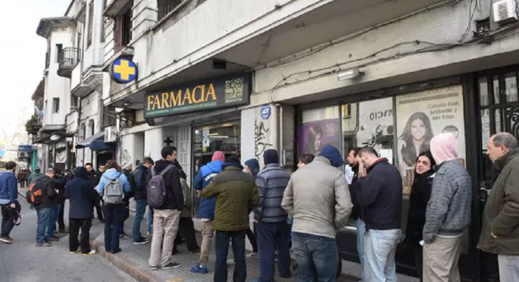 Los bancos imponen trabas financieras al comercio legal de marihuana en Uruguay