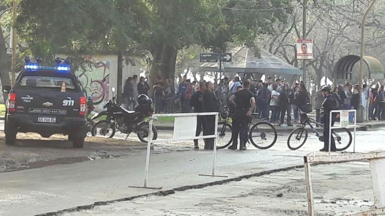 Amenaza de bomba en la escuela Avellaneda