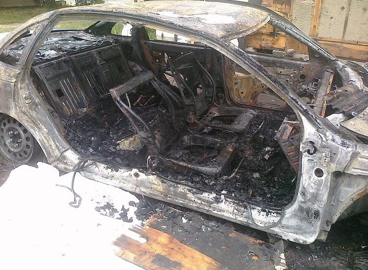 Incendiaron un auto en barrio General López 