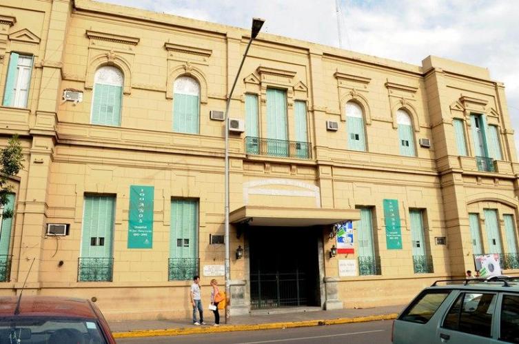 Salió a la calle y recibió un balazo en un glúteo