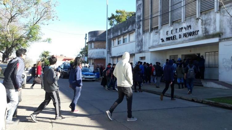 Evalúan que los padres paguen el costo de los operativos
