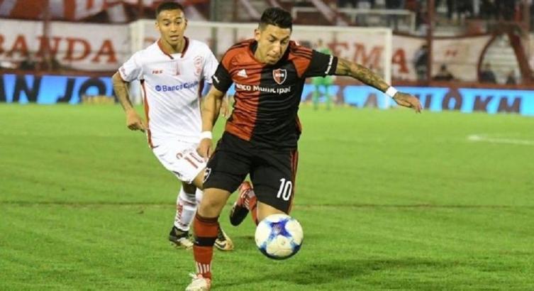 LLOP, SIN SARMIENTO POR TRES SEMANAS, PROBÓ UN EQUIPO CON DOS CAMBIOS