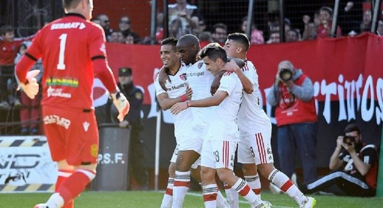 NEWELLS GANÓ CON GOLES DE LEAL Y TORRES