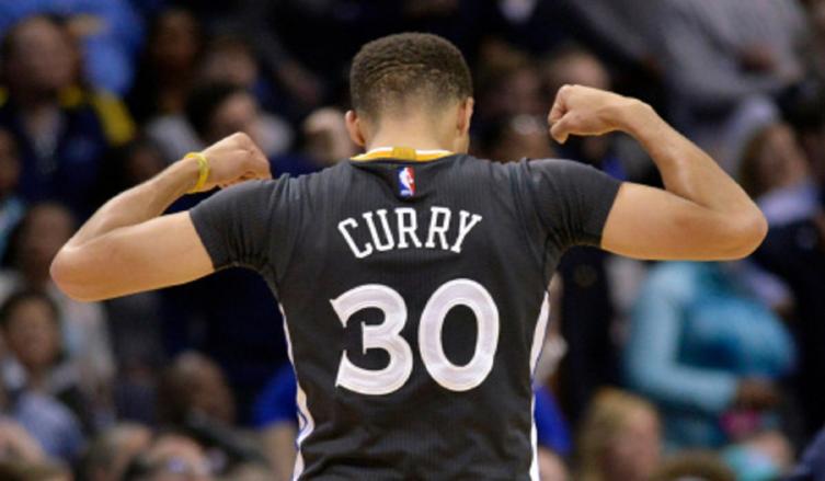 TRUMP RETIRA INVITACIÓN A CURRY PARA VISITAR LA CASA BLANCA