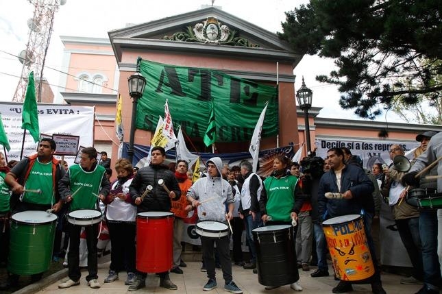 Gremios de estatales de Santa Cruz pararán nuevamente esta semana