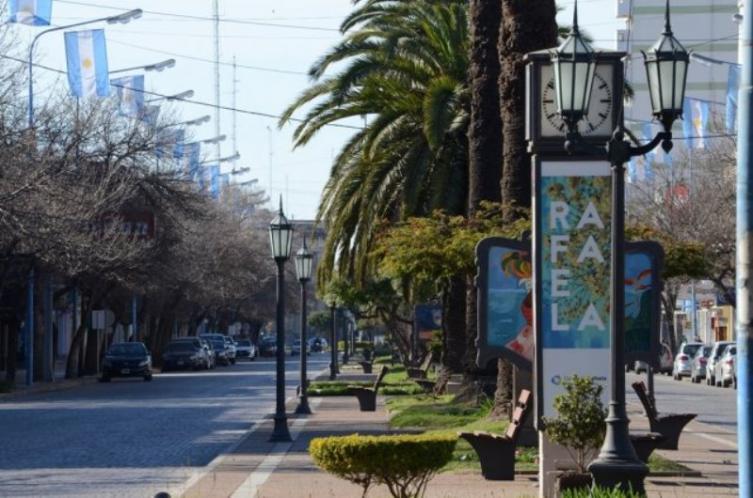 Golpeó a su mujer y la tuvo sin comer una semana