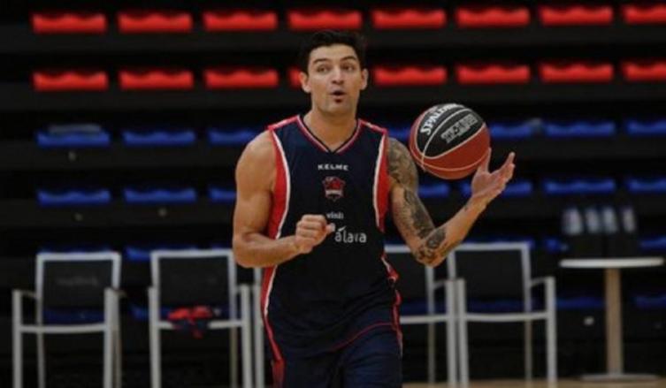 DELFINO SE QUEDA EN BASKONIA