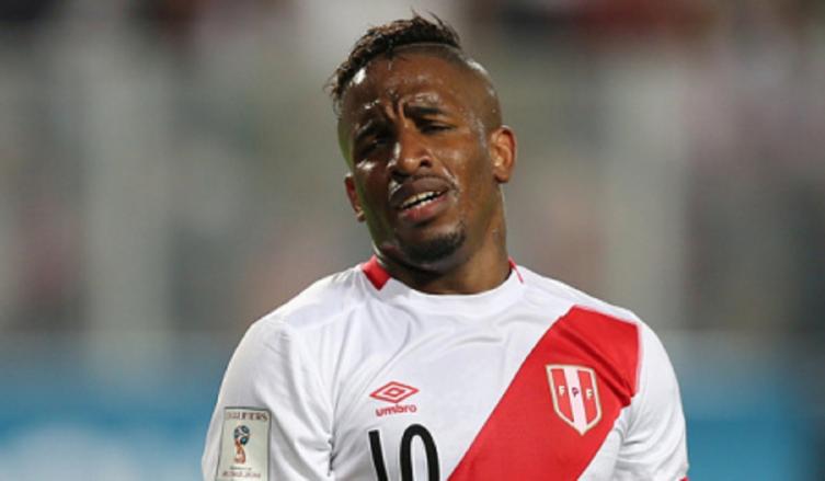 FARFÁN ES LA QUINTA BAJA DE LA SELECCIÓN PERUANA POR LESIÓN