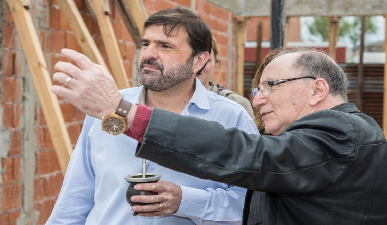 Presentó sus propuestas para el Concejo en Acería, Los Troncos y El Tránsito
