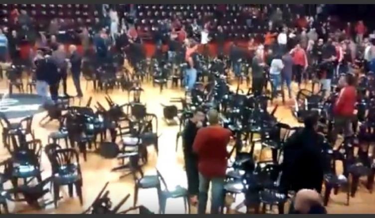 VIOLENTA Y ESCANDALOSA ASAMBLEA EN NEWELLS