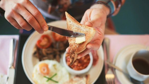 Por qué desayunar poco o nada es muy peligroso