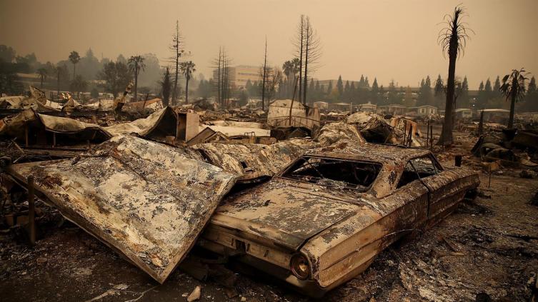 Diez muertos por devastadores incendios en California