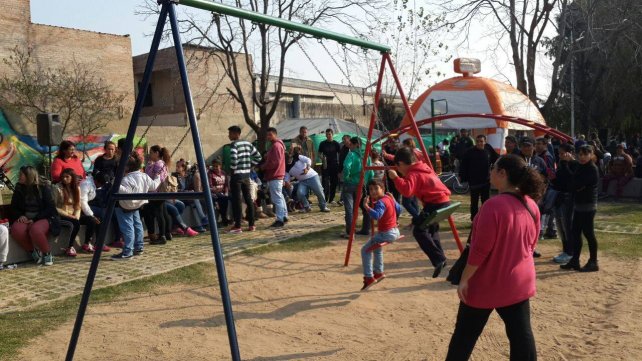 Fiesta popular en el Paseo Verde Escalante