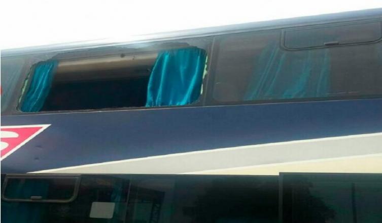 En Rosario apedrearon el colectivo de Colón que iba a Buenos Aires