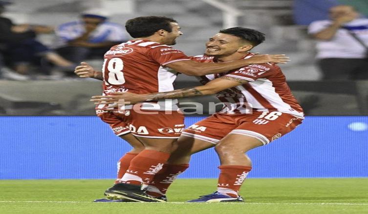UNIÓN LE GANÓ A VÉLEZ EN EL AMALFITANI  Y ES EL ÚNICO ESCOLTA DE BOCA