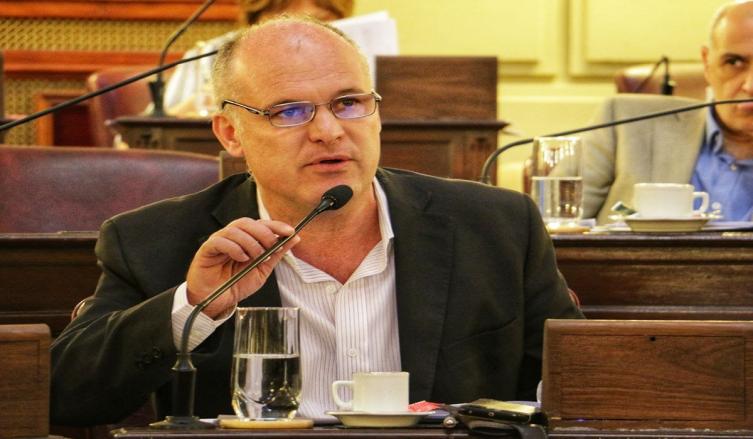 “Defiendo la Ley PyMES santafesina porque defiende las fuentes de trabajo”