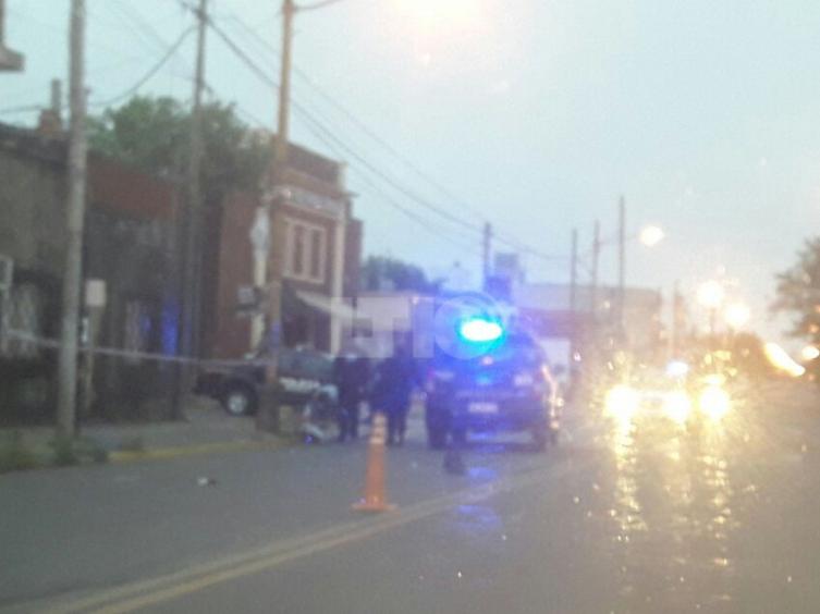 Chocó a un ciclista y se dio a la fuga