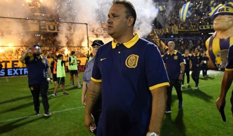 FERNÁNDEZ SIGUE INVICTO Y TIENE CADA VEZ MÁS BANCA