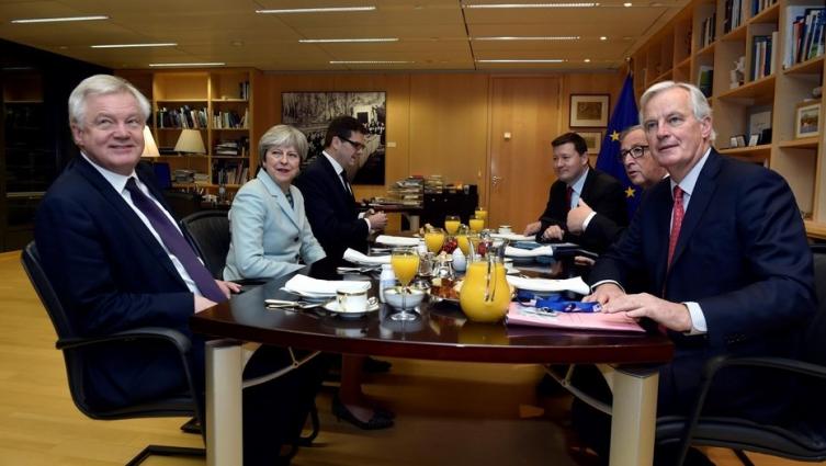 Brexit: Londres y Bruselas logran finalmente acordar su divorcio