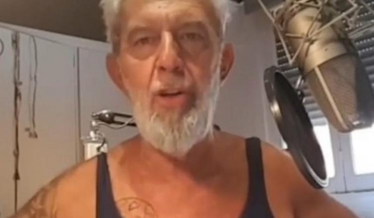 LALO MIR Y SU DESCARGO CONTRA LA CENSURA A LOS PECHOS FEMENINOS