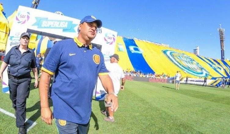 CENTRAL CONFIRMÓ LA CONTINUIDAD DE LEO FERNÁNDEZ COMO DT