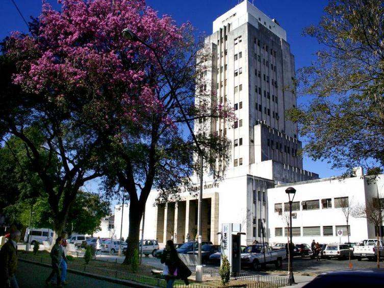 El Municipio no presta atención al público