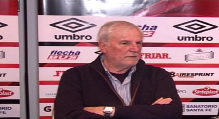 VIGNATTI ESPERA A DOMÍNGUEZ Y RECHAZA A UN EX DT DE COLÓN