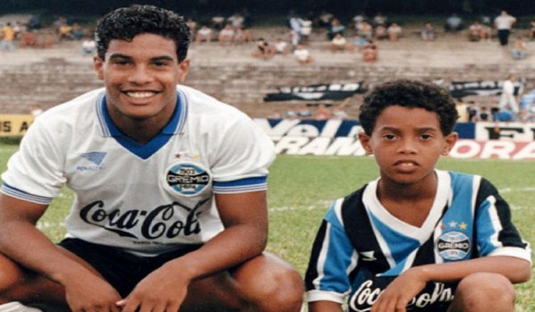 EL DRAMA QUE VIVE RONALDINHO