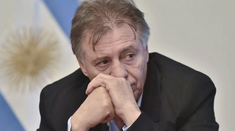 Cristóbal López se entregó y quedó detenido en Gendarmería