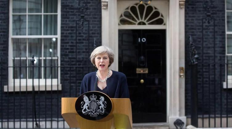 Islas Malvinas: Theresa May invitó a “trabajar juntos” a los argentinos