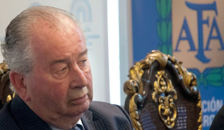 AUTORIZAN EL EMBARGO DE LA HERENCIA DE JULIO GRONDONA