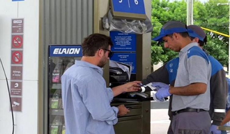 Seguirá la venta combustible con tarjetas de crédito