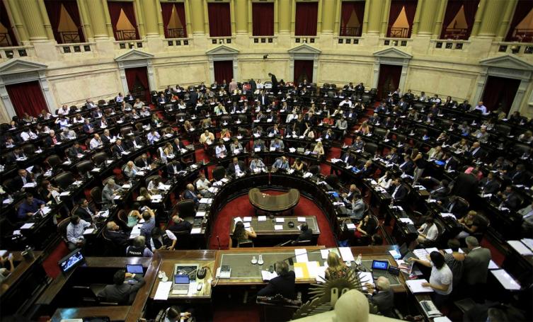 El Gobierno retrocede y pospone el tratamiento de la reforma laboral al Congreso