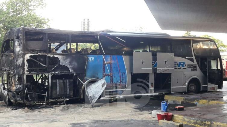 Se incendió un colectivo en la Terminal de Ómnibus