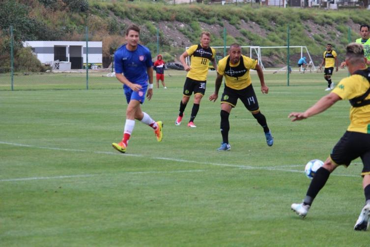 Unión tropezó ante el Tiburón en Mar del Plata
