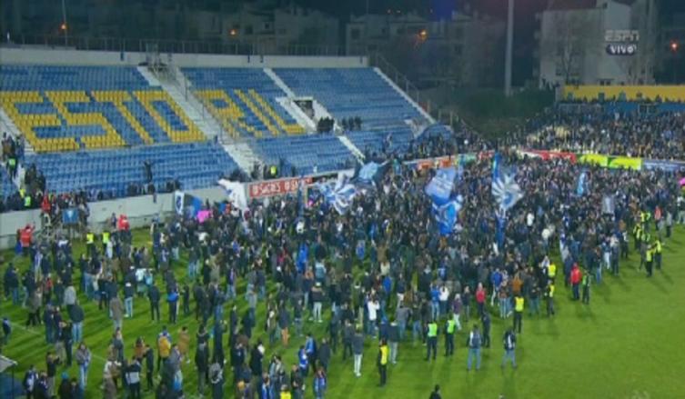 SUSPENDEN EL PARTIDO POR MIEDO A UN TERREMOTO