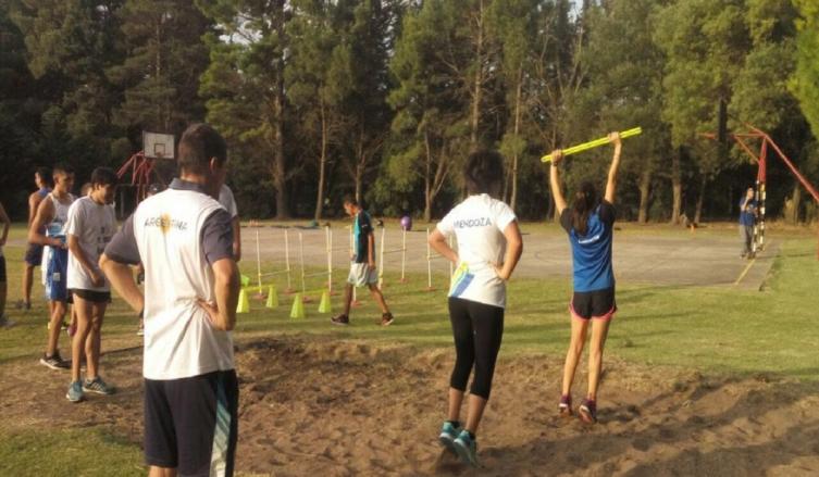 ATLETISMO PARALIMPICO: LA SELECCIÓN ARGENTINA SE CONCENTRA EN LOBERÍA