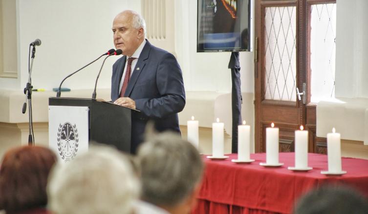 Lifschitz encabezó el acto de conmemoración en memoria de las víctimas del Holocausto