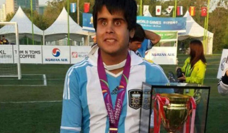 El drama de un jugador de Los Murciélagos: fingieron ayudarlo en la calle y le robaron