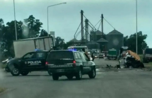Tres muertos al chocar una 4x4 con un camión