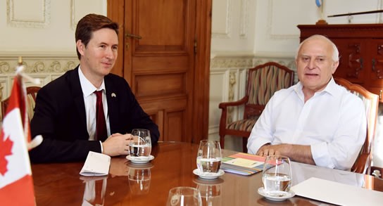 Lifschitz se reunió con el embajador de Canadá