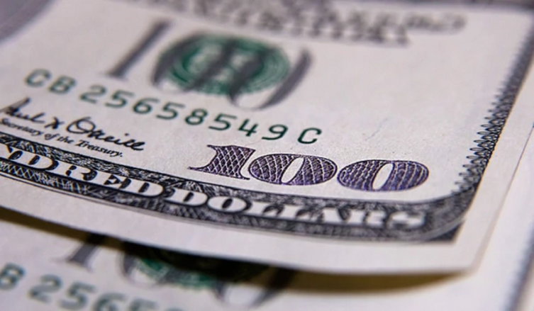 En el segundo día de paro bancario y a la espera de la licitación de Lebacs, el dólar se negocia en alza