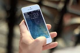 Apple corrigió el bloqueo del iPhone con una letra