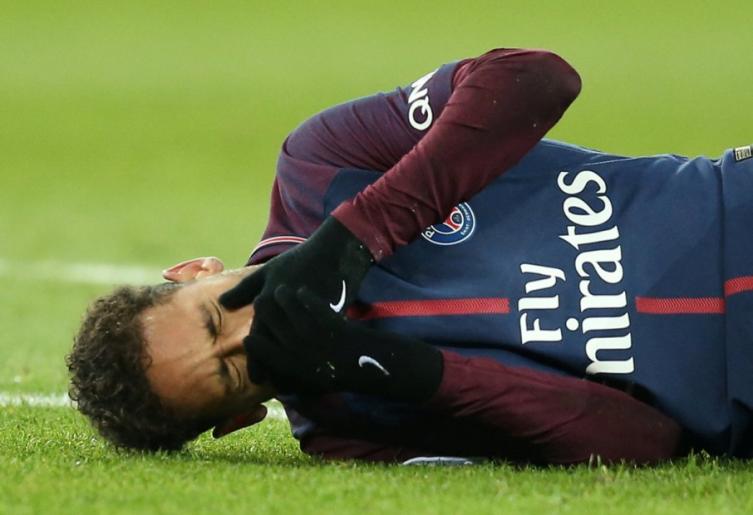 Neymar será operado a tres meses del Mundial