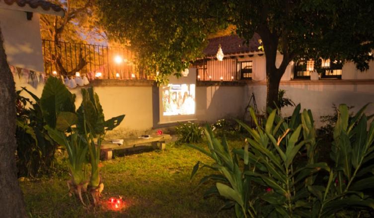 Reabre el “Patio del Etnográfico” con una muestra fotográfica sobre la ciudad