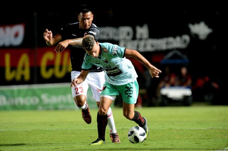 Con un final polémico, Colón empató frente a Huracán
