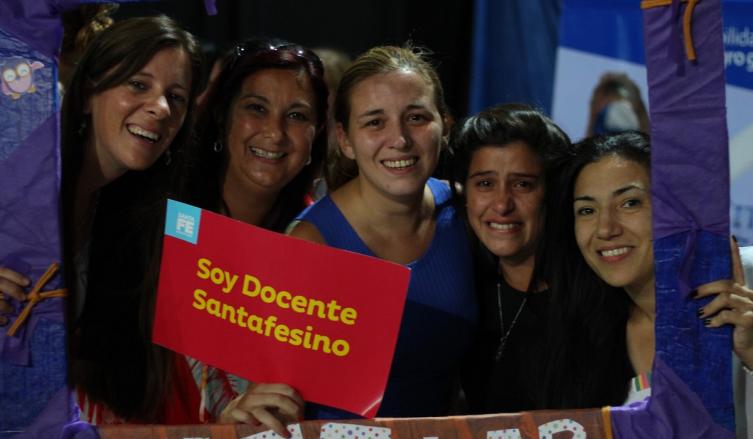40 mil docentes santafesinos consiguieron estabilidad laboral 